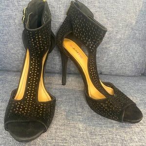 Black lace Inspired heal